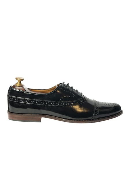 Buy_Artimen_Black Handcrafted Brogue Oxfords _Online_at_Aza_Fashions