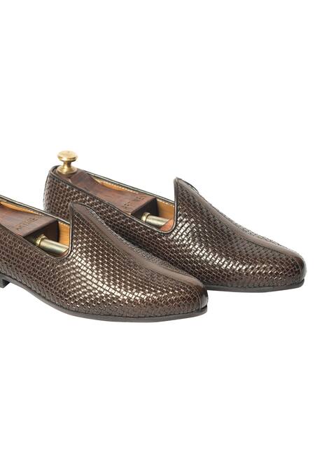 Buy_Artimen_Brown Handcrafted Woven Juttis _Online_at_Aza_Fashions