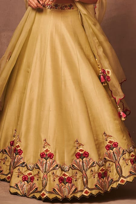 Buy_Aman Takyar_Green Georgette, Dupion Silk Sweetheart Neck Embroidered Bridal Lehenga Set _Online_at_Aza_Fashions