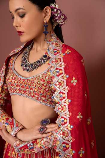 Tamanna Punjabi Kapoor_Red Georgette Scoop Neck Embroidered Bridal Lehenga Set _Online_at_Aza_Fashions