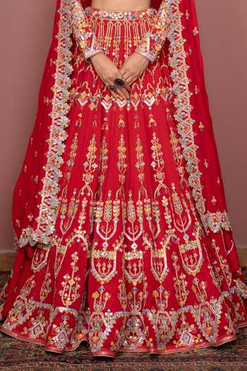 Buy_Tamanna Punjabi Kapoor_Red Georgette Scoop Neck Embroidered Bridal Lehenga Set _Online_at_Aza_Fashions