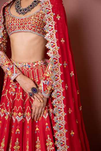 Shop_Tamanna Punjabi Kapoor_Red Georgette Scoop Neck Embroidered Bridal Lehenga Set _Online_at_Aza_Fashions