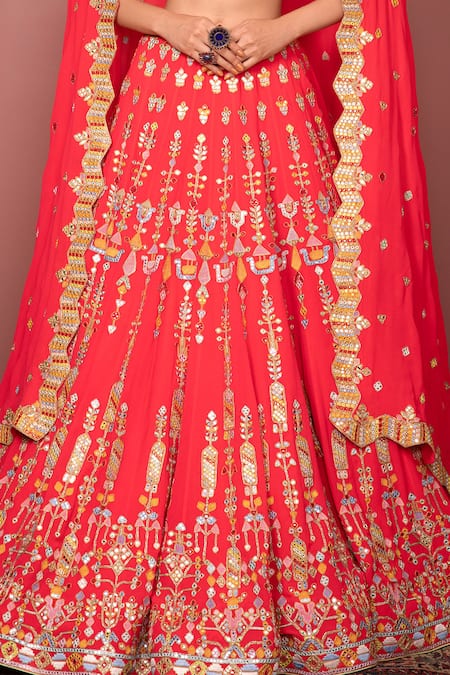 Buy_Tamanna Punjabi Kapoor_Pink Georgette V Neck Embroidered Bridal Lehenga Set _Online_at_Aza_Fashions