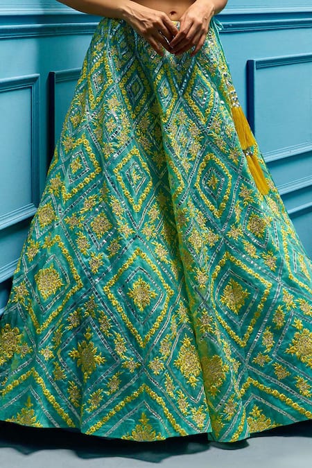 Buy_Angad Singh_Green Lehenga And Blouse Organza Dupatta Net Interlining Satin V Neck Set _Online_at_Aza_Fashions