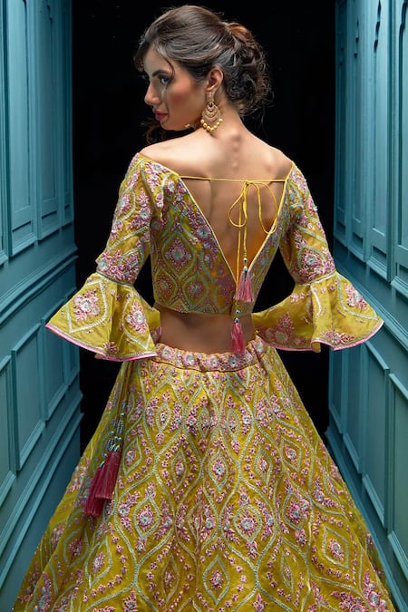 Angad Singh Yellow Organza Dupatta Net Interlining Satin V Neck Lehenga Set Online at Aza Fashions Angad Singh_Yellow Organza Dupatta Net Interlining Satin V Neck Lehenga Set _Online_at_Aza_Fashions