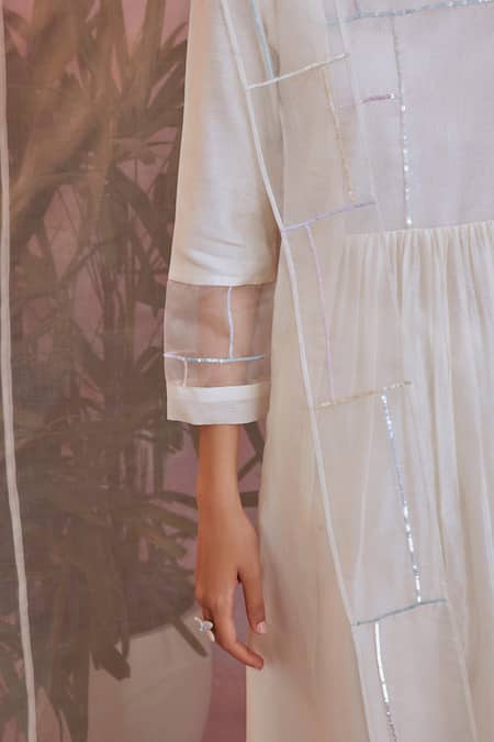 Shop_Charkhee_White Kurta Chanderi Lining 100% Cotton Embroidered Sequin Notched Set _Online_at_Aza_Fashions