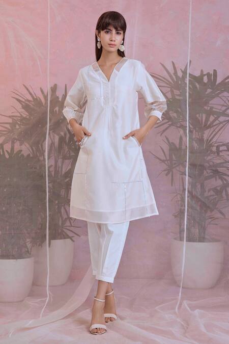 Charkhee White Kurta Chanderi Embroidered Sequin V Neck Set Online at Aza Fashions Charkhee_White Kurta Chanderi Embroidered Sequin V Neck Set _Online_at_Aza_Fashions