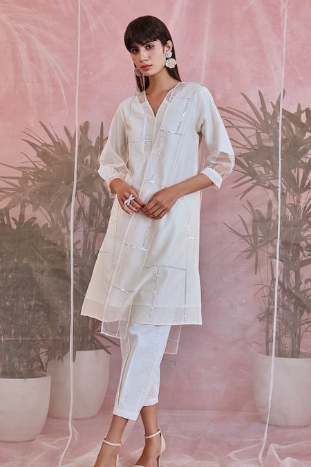 Charkhee Sequin Embroidered Kurta Set 