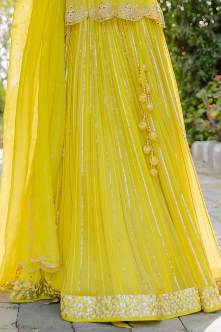 Buy_Anupraas By Nishant And Rahul_Green Organza, Georgette Floral Square Neck Embroidered Peplum Top And Lehenga Set _Online_at_Aza_Fashions