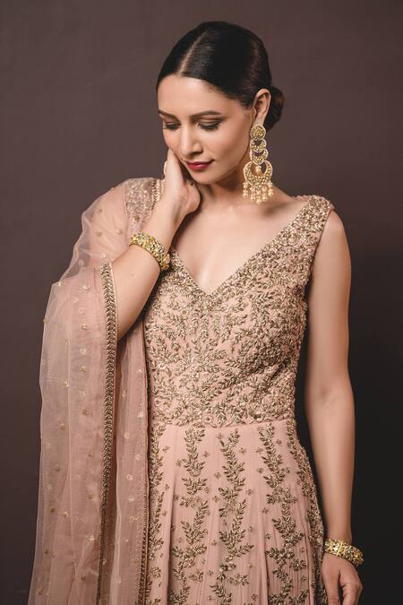 Nitika Gujral Beige Gown Georgette Dupatta Tulle V Neck Embroidered Anarkali With at Aza Fashions Nitika Gujral_Beige Gown Georgette Dupatta Tulle V Neck Embroidered Anarkali With _at_Aza_Fashions