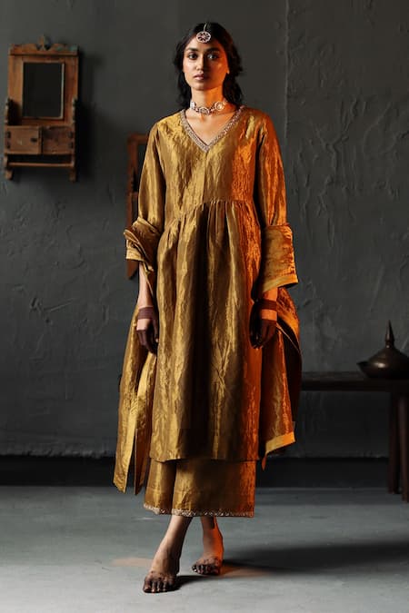 Shorshe Clothing_Gold Handloom Tissue, Lining Shantoon Plain V Neck Anarkali And Farshi Pant Set _Online_at_Aza_Fashions