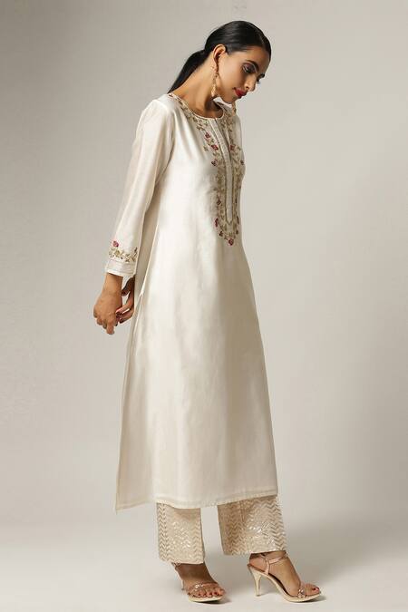 Anantaa By Roohi_White Silk Chanderi Embroidered Kurta _Online_at_Aza_Fashions