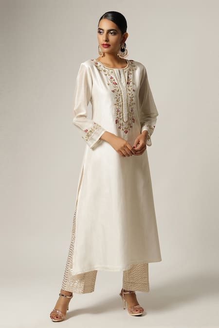 Anantaa by Roohi White Silk Chanderi Embroidered Kurta 