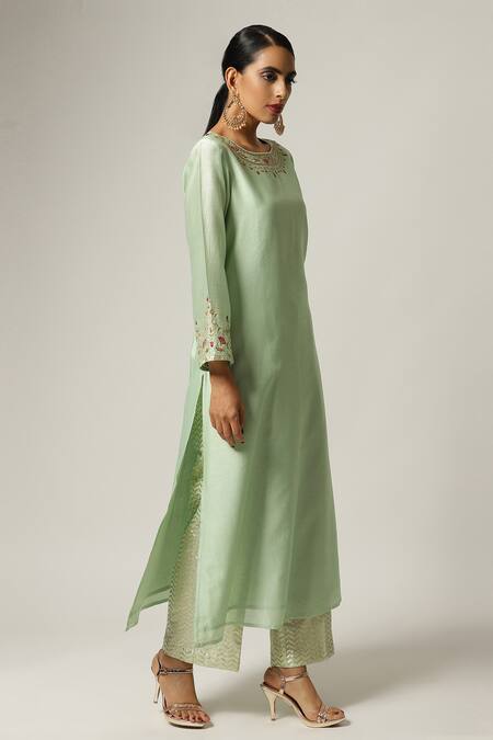 Anantaa By Roohi_Green Silk Chanderi Embroidered Kurta _Online_at_Aza_Fashions