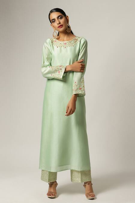 Buy_Anantaa By Roohi_Green Silk Chanderi Embroidered Kurta _Online_at_Aza_Fashions