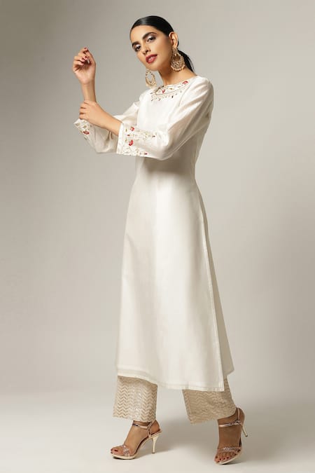 Buy_Anantaa By Roohi_White Silk Chanderi Embroidered Kurta _Online_at_Aza_Fashions