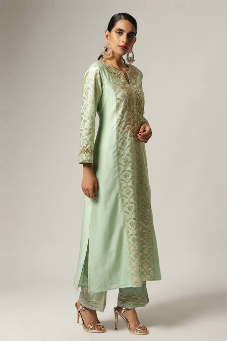 Anantaa By Roohi_Green Silk Chanderi Embroidered Kurta _Online_at_Aza_Fashions