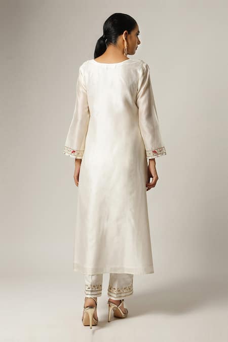 Anantaa By Roohi Embroidered Silk Chanderi Kurta 