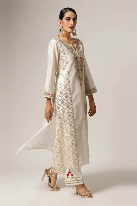Anantaa By Roohi_White Silk Chanderi Embroidered Kurta _Online_at_Aza_Fashions