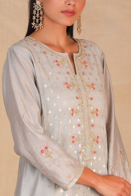 Anantaa by Roohi_Grey Silk Chanderi Kurta _at_Aza_Fashions