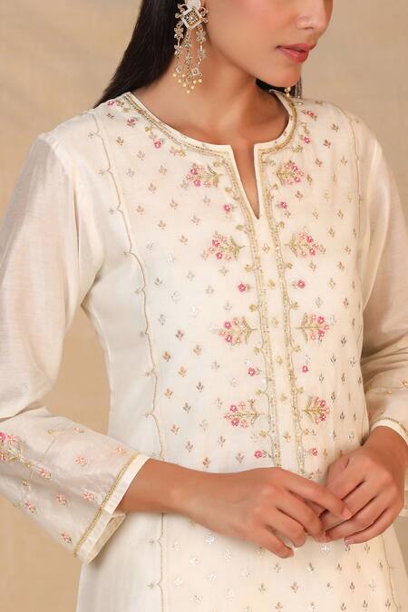 Anantaa By Roohi_White Silk Chanderi Kurta _at_Aza_Fashions