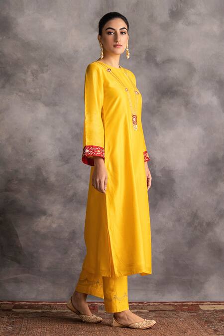 Anantaa By Roohi Yellow Silk Chanderi Round Kurta Online at Aza Fashions Anantaa By Roohi_Yellow Silk Chanderi Round Kurta _Online_at_Aza_Fashions