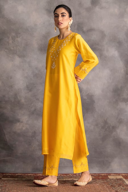 Anantaa By Roohi_Yellow Silk Chanderi Round Kurta _Online_at_Aza_Fashions