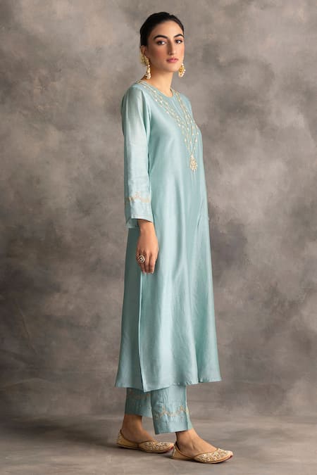 Anantaa By Roohi_Blue Silk Chanderi Round Kurta _Online_at_Aza_Fashions