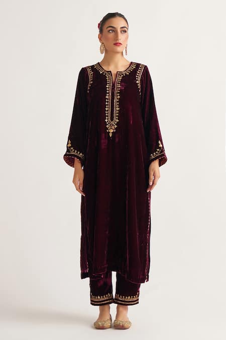 Anantaa By Roohi Purple Velvet Notched Embroidered Kurta Online at Aza Fashions Anantaa By Roohi_Purple Velvet Notched Embroidered Kurta _Online_at_Aza_Fashions