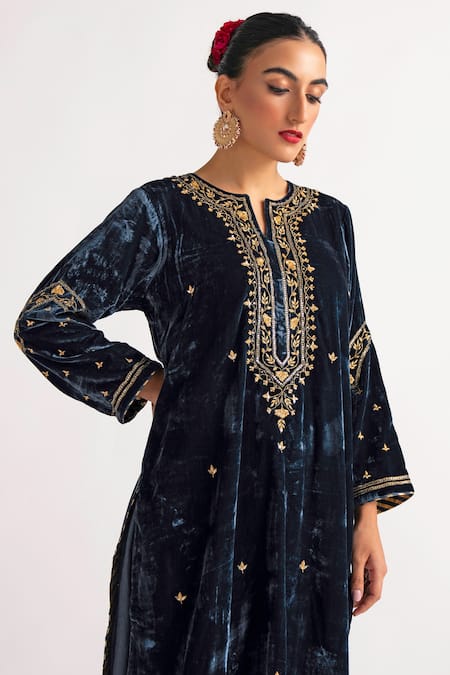 Shop Anantaa By Roohi Blue Velvet Notched Embroidered Kurta Online at Aza Fashions Shop_Anantaa By Roohi_Blue Velvet Notched Embroidered Kurta _Online_at_Aza_Fashions