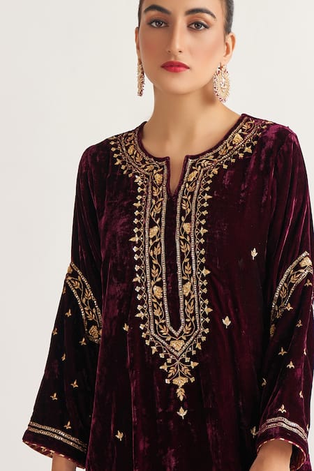 Buy_Anantaa By Roohi_Purple Velvet Notched Embroidered Kurta _Online_at_Aza_Fashions