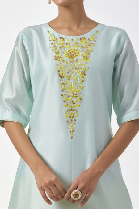 Anantaa By Roohi Green Silk Chanderi Floral Motifs Round Straight Kurta at Aza Fashions Anantaa By Roohi_Green Silk Chanderi Floral Motifs Round Straight Kurta _at_Aza_Fashions