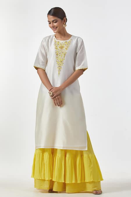 Anantaa by Roohi Silk Chanderi Straight Kurta 