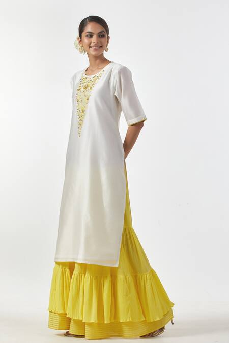 Shop_Anantaa By Roohi_White Silk Chanderi Floral Motifs Round Straight Kurta _Online_at_Aza_Fashions