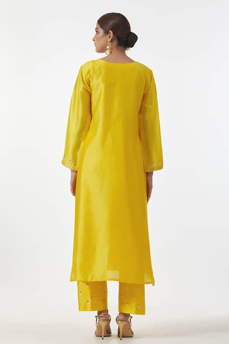 Anantaa By Roohi Silk Chanderi Embroidered Kurta 