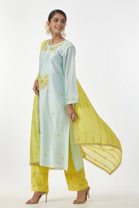 Buy_Anantaa By Roohi_Green Silk Chanderi Floral Motifs Round Embroidered Kurta _Online_at_Aza_Fashions