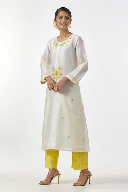 Anantaa by Roohi Silk Chanderi Embroidered Kurta 