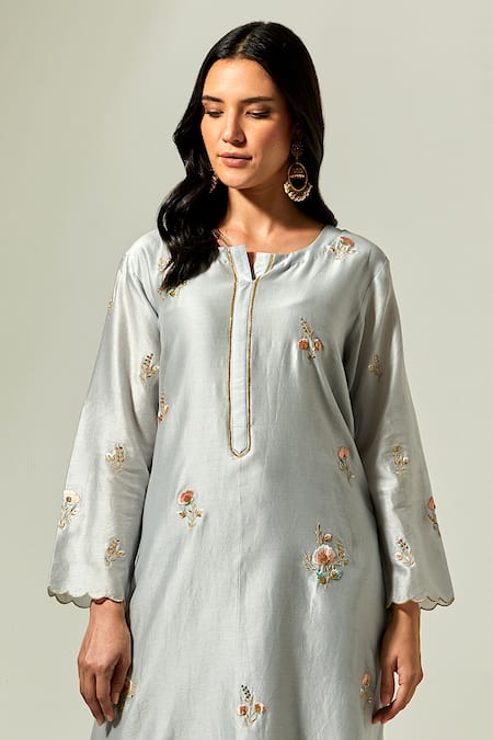 Anantaa By Roohi_Grey Silk Chanderi Floral Round Embroidered Kurta _at_Aza_Fashions
