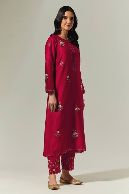 Anantaa By Roohi Red Silk Chanderi Floral Round Embroidered Kurta Online at Aza Fashions Anantaa By Roohi_Red Silk Chanderi Floral Round Embroidered Kurta _Online_at_Aza_Fashions
