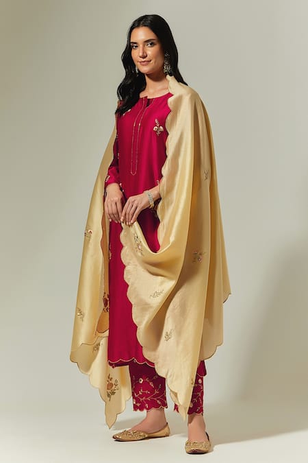 Buy Anantaa By Roohi Red Silk Chanderi Floral Round Embroidered Kurta Online at Aza Fashions Buy_Anantaa By Roohi_Red Silk Chanderi Floral Round Embroidered Kurta _Online_at_Aza_Fashions