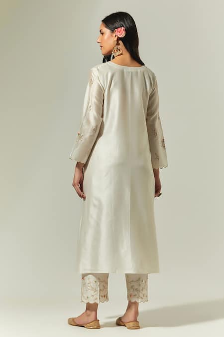 Anantaa By Roohi Silk Chanderi Embroidered Kurta 