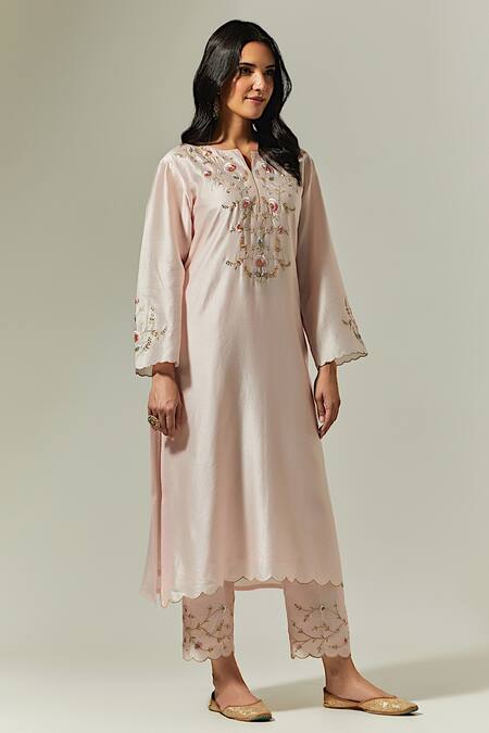Anantaa By Roohi_Pink Silk Chanderi Floral Notched Kurta _Online_at_Aza_Fashions
