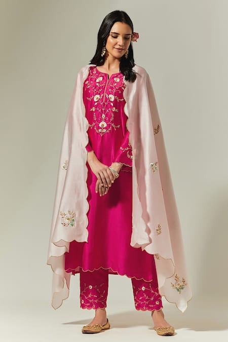 Buy_Anantaa By Roohi_Fuchsia Silk Chanderi Floral Notched Embroidered Kurta _Online_at_Aza_Fashions
