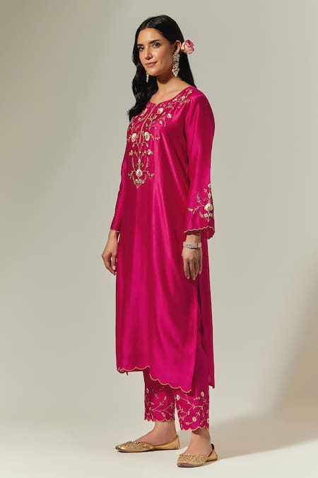 Shop_Anantaa By Roohi_Fuchsia Silk Chanderi Floral Notched Embroidered Kurta _Online_at_Aza_Fashions
