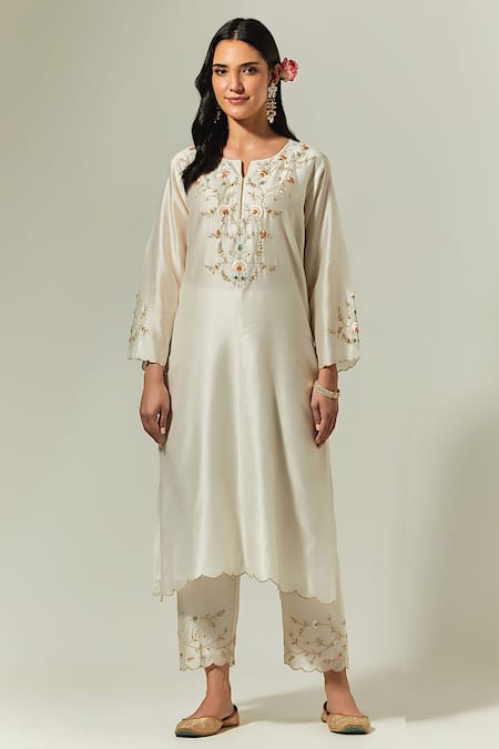 Anantaa By Roohi Silk Chanderi Embroidered Kurta 