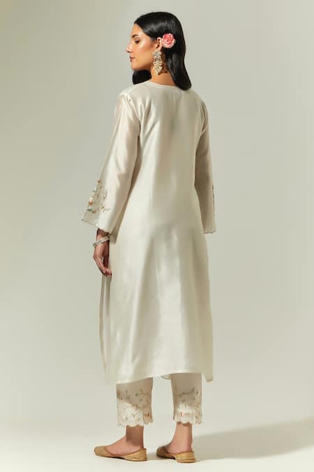 Anantaa By Roohi Silk Chanderi Embroidered Kurta 