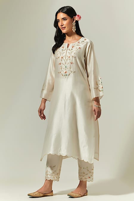 Shop Anantaa By Roohi Off White Silk Chanderi Floral Notched Embroidered Kurta Online at Aza Fashions Shop_Anantaa By Roohi_Off White Silk Chanderi Floral Notched Embroidered Kurta _Online_at_Aza_Fashions