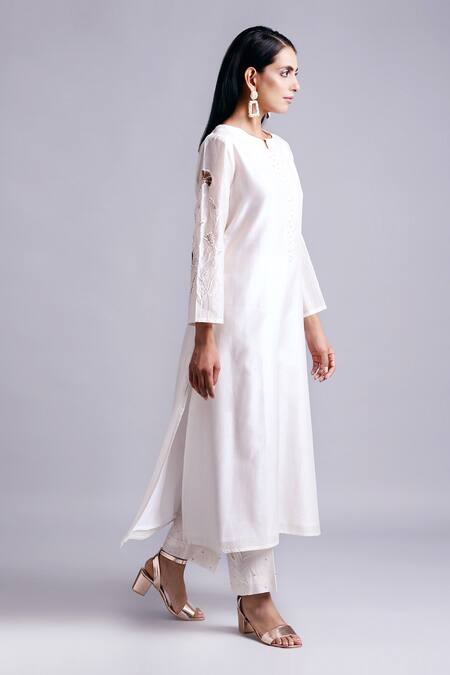Anantaa By Roohi White Silk Chanderi Kurta Online at Aza Fashions Anantaa By Roohi_White Silk Chanderi Kurta _Online_at_Aza_Fashions