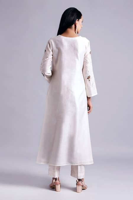 Shop Anantaa By Roohi White Silk Chanderi Kurta at Aza Fashions Shop_Anantaa By Roohi_White Silk Chanderi Kurta _at_Aza_Fashions