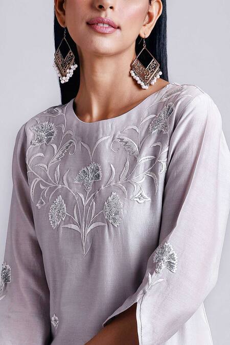 Shop Anantaa By Roohi Grey Silk Chanderi Kurta Online at Aza Fashions Shop_Anantaa By Roohi_Grey Silk Chanderi Kurta _Online_at_Aza_Fashions